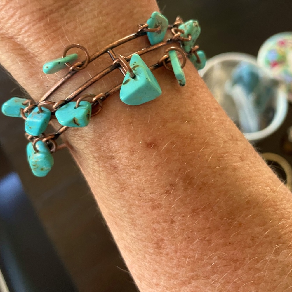 Pretty turquoise beaded bracelet. The wire looks like copper to me